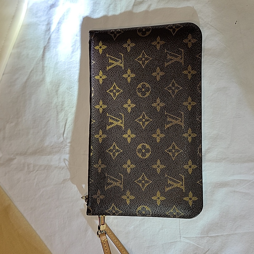 Authentic Louis Vuitton Neverfull GM Monogram Wrislet/Clutch - Picture 2 of 14